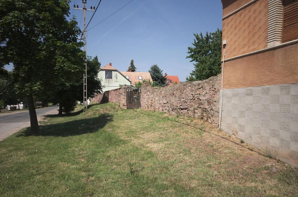 30 ALKOTMÁNY UTCA 15.