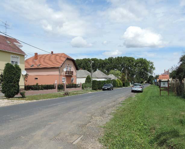 TETŐHAJLÁSSZÖG Acsádon a meglévő lakóépületek