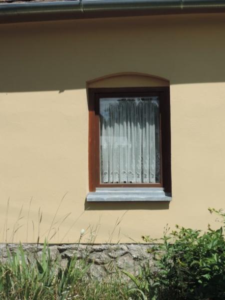 25 KAPUK, AJTÓK, ABLAKOK Acsádon van