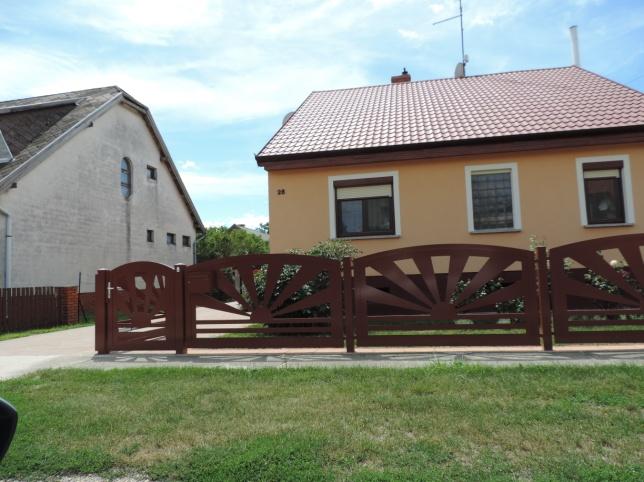 27 Meglévő épületek felújítása, átalakítása A második világháború után sok olyan