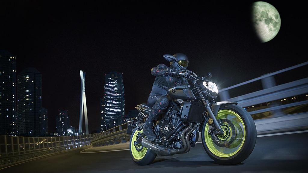 A sötétség vonzása A Japán sötét oldala által ihletett azonnal meghódította Európát, és jelenleg a Yamaha történetének egyik legkeresettebb motorkerékpárja.