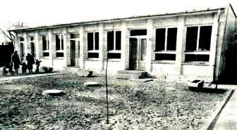 A társadalmi összefogás eredménye 1979. őszén. 27 A bölcsőde alkalmazotti létszáma 25 fő volt, vezetőjének Szalontai Lászlónét választották meg. A bölcsődében három gondozási egységet alakítottak ki.