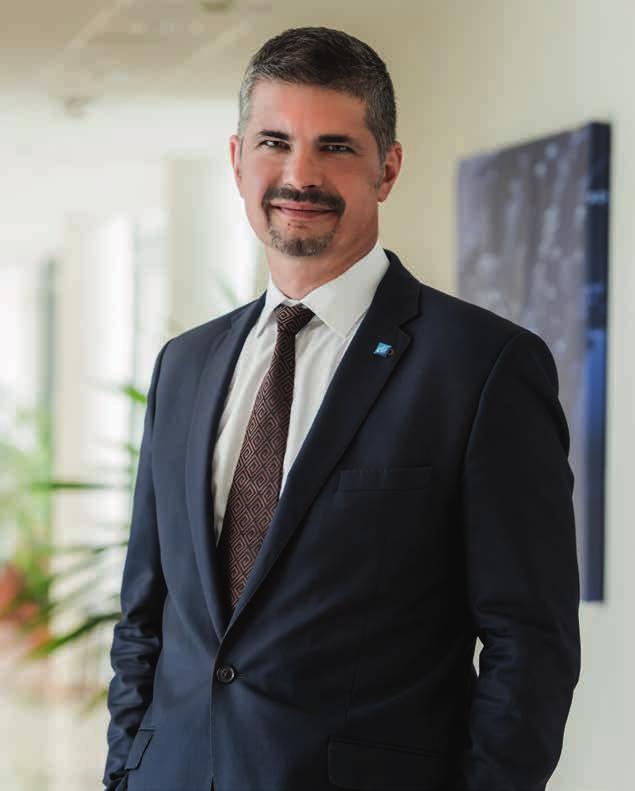 Köszöntő Welcome address 6 A HungaroControl 216 22-as időtávra szóló vállalati stratégiáját a versengés és az együttműködés egyensúlya határozza meg.