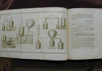 A H 2 összegyűjtése és vizsgálata Cavendish: 1766 Elnevezés: 1783,