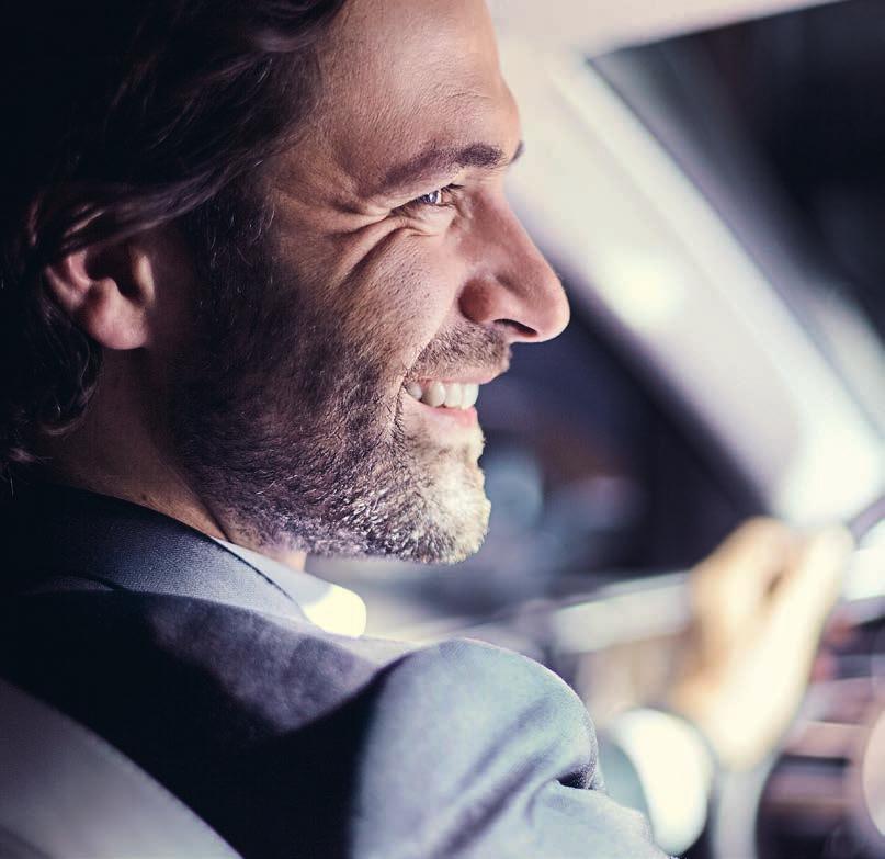 közvetlenül a vezető látóterében jeleníti meg 05_ Az MMI touch rendszerrel kiegészített MMI Navigációs rendszer plusz multimédiás funkciók és intuitív kezelés 06_ Audi connect² fejlett digitális