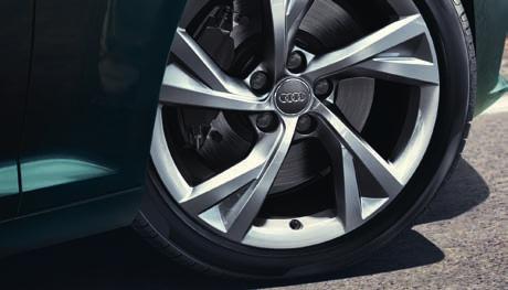Olyan részletekkel, amelyek mély benyomást keltően érzékeltetik az Audi A4 temperamentumát és már az első pillantásra egyértelművé teszik kiemelkedő képességeit.