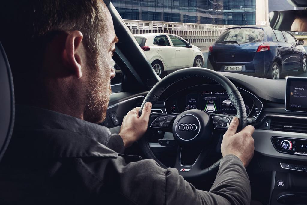 Az itt bemutatott, illetve leírt felszereltségek részben feláras extrafelszereltségek. Pontos információval a széria- és extrafelszereltségekről a wwww.audi.