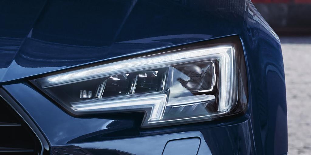 Limousine / A4 Avant Matrix LED fényszórók 14 15 Matrix LED fényszórók látni és látszani Erőteljes orrkialakítás, hangsúlyosan