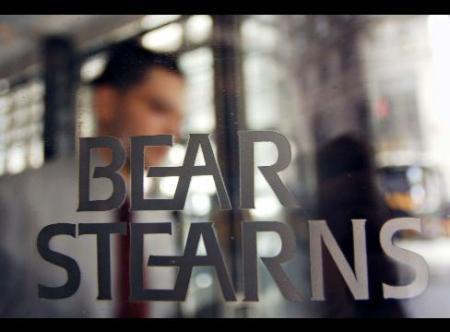bank A mérleg hosszú távú, strukturális problémái Bear Stearns: Kockázatos eszközök, nagy tőkeáttétel, megfelelő mértékű likviditási pufferek hiánya We had 17