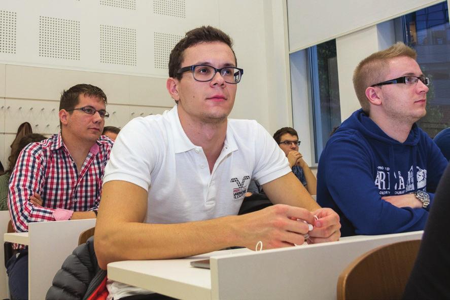 MEGFIGYELÉS Npj f h uhö hő pc jő ucó p ő.
