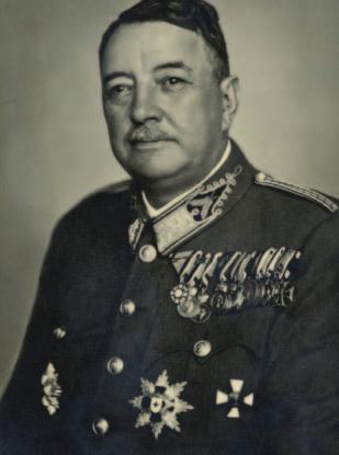 1942. március elején a kormány - zó Kállayt azonnali bi zal - mas kihallgatásra hívta, amelynek során világossá tette, hogy Bárdossytól megválik, és megígérve feltétlen támogatását azonnal