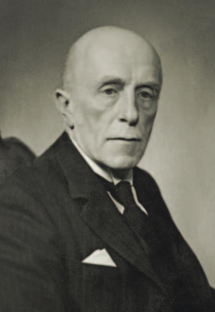Keresztes-Fischer Ferenc (szocialista, kommunis ta, hungarista) mozgalmakban való részvétellel: ennek jegyében tiltotta be 1939. február 24-én a hungarista mozgalmat.