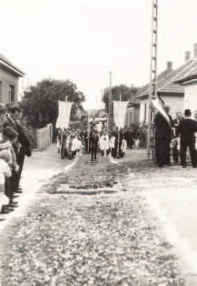 Még az 1950-es években is háznál ravataloztak, ez a kép 1950-ben