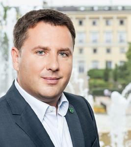 korszerűsítése folytatódik. Bár már nem az önkormányzat a kerületi iskolák fenntartója, de mivel II.