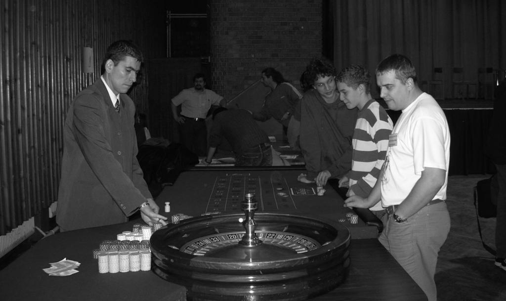 TF AUKCIÓ NÉV ELKELT (ARANY) A karakter áthelyezése bármelyik 140-nél kisebb nem tenger mezõre.* 3 000 Egy tetszõleges õsteológia/õstaumaturgia vari megtanulása, amihez megvan a szükséges szakértelem.