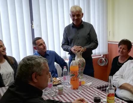 át. Erzsó alapszervezeti titkárként dolgozott együtt Pistával, több Kongresszusunkon is képviselték együtt a