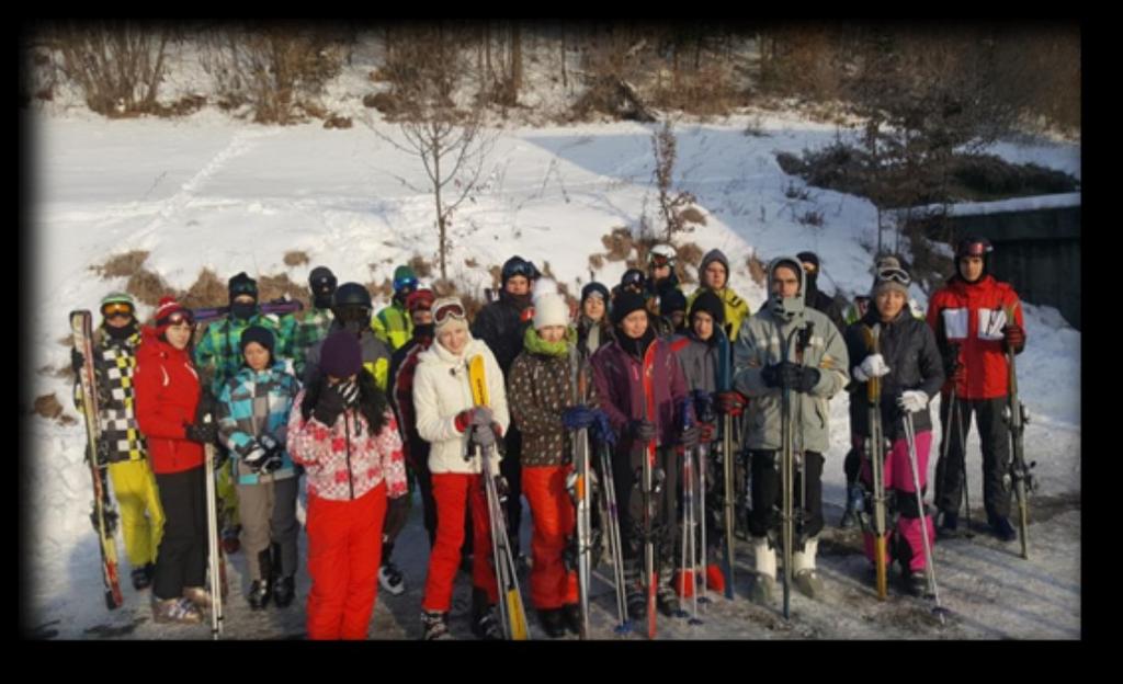 sprievodom a boli sme aj na veselom lyžiarskom výcviku.