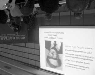 A Quark Matter 2006 konferencia résztvevôi búcsúznak Jozsótól dorf Garpman Zimányi-féle hidrodinamikai modell publikálása 1978-ban [2], amely a nehézion-ütközésben keletkezô tûzgömb idôbeli