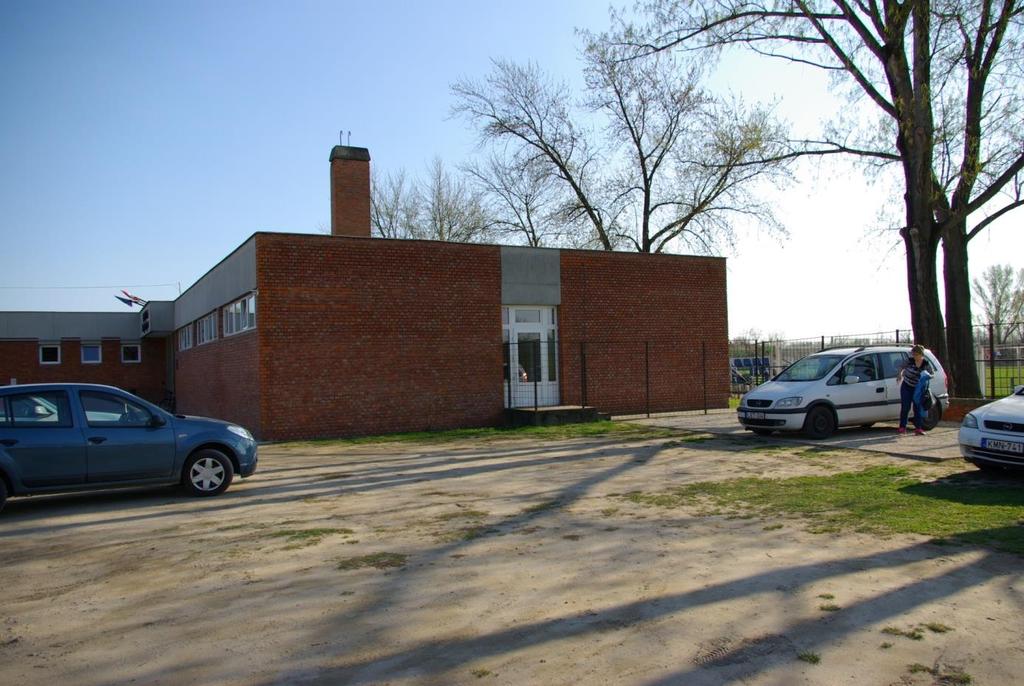 Bővitmény: 12. Közlekedő kerámia lapburkolat 14,96 m2 13. Közlekedő kerámia lapburkolat 10,47 m2 14. Szauna és fürdő kerámia lapburkolat 13,46 m2 15. Iroda és raktár kerámia lapburkolat 13,13 m2 16.