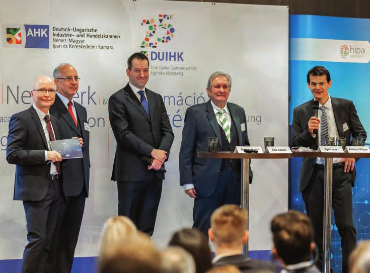 Fragestunde nach den Vorträgen (v.l.): Dirk Wölfer (Bereichsleiter Kommunikation DUIHK), DUIHK-Präsident Martin, HIPA-Präsident Róbert Ésik, Imre Győri (Geschäftsführer und Eigentümer Magyarmet Kft.