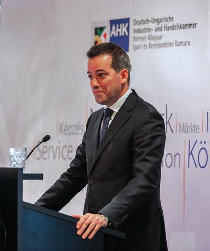 A termelés mintegy felét Németországba szállítják többek között a BMW-nek is.