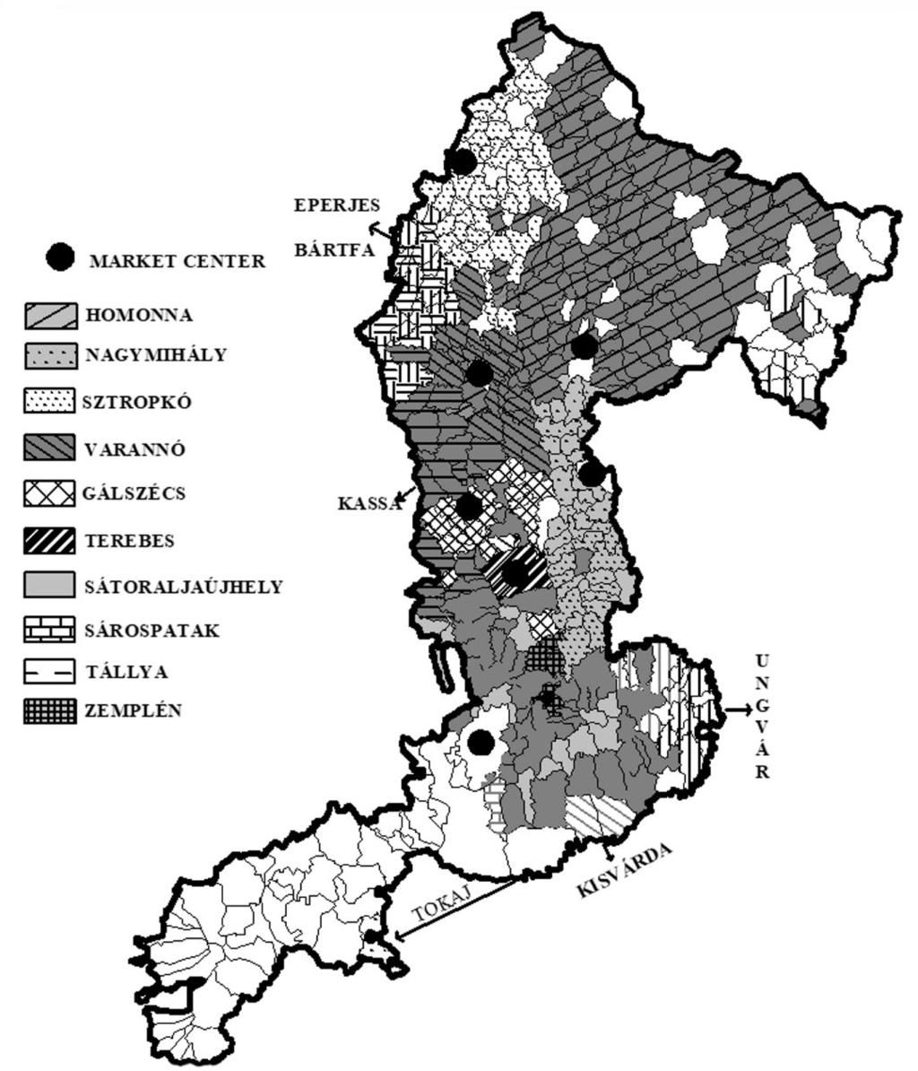 6. ábra. Piacközpontok, vonzáskörzetük és viszonyuk a járáshatárokhoz és járásszékhelyekhez (vö. 5. ábra. Alapadatok: Takács P. Udvari I., 1998) A 19.