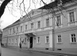 EGYESÜLETI HÍREK 1. kép: A volt Megyeháza épülete, ma városi könyvtár Bányászati Kohászati Földtani Konferencia (Sepsiszentgyörgy, 2006. április 6 9.