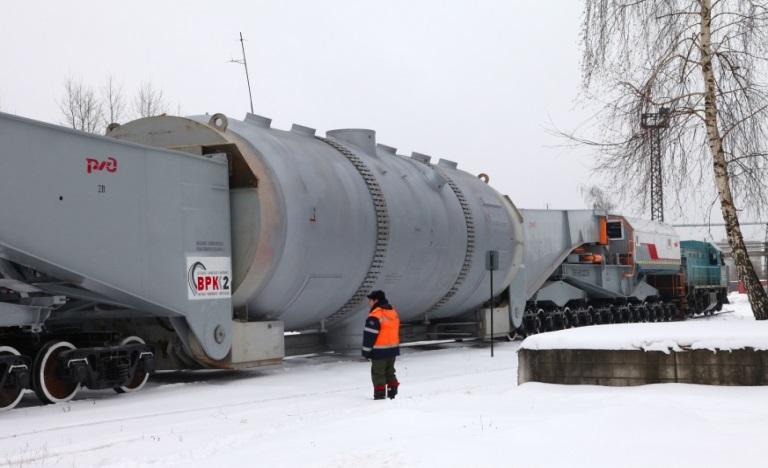 VVER-1200 gőzfejlesztő PGV-1000MKP típus 60 év tervezett élettartam Új leiszapolási technológia Magasabb