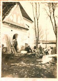 Teghze Gyula: A háború és a nemzetközi jog. Debrecen, 1916. Csáthy Ferenc. 36 p. Korabeli félvászon-kötésben, megkímélt állapotban. 6.000,- 249. 250. 249. Az úrvölgyi I.