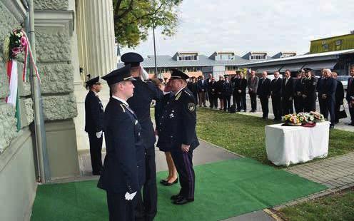 98 2017. október 27. Hadifogolytábor és hadifogolysors a Csillagbörtönben 1944 1945-ben, I. emléknap 2017. november 1. Temetőt takarítottak a fogvatartottak 2017. november 9 12.