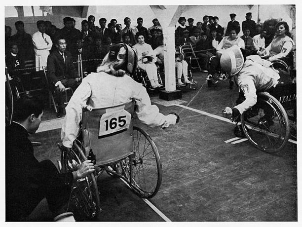 A kerekesszékes vívás kezdetei A kerekesszékes sportolók számára Sir Ludwig Guttman mutatta be először a vívást 1953-ban.