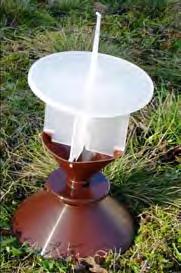pattanóbogár csapda [Yf] (= YATLORf ; rendelhetœ 2005-tŒl); a csapdatest gyártója a RO-SA Micromecanica s.a.s., Olaszo.]. Szelektív, fajspecifikus feromoncsalétkeinkkel szállitjuk.