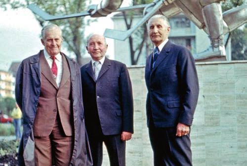 A csíki jégkorong alapítói Vákár Lajos, Czáka István, Bedő Ákos az 50 éves évfordulón (A szerző tulajdona, készítette Becze Antal 1979-ben.