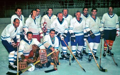 Egy fenomén az Akarat Az 1957 1958-as szezon elején feloszlott a bukaresti Voinţa Akarat.