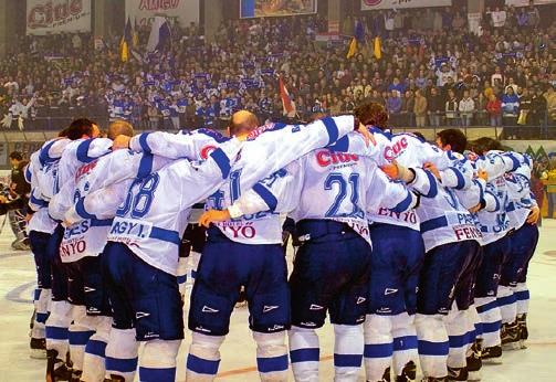 A 2003 2004-es szezonra a meglévő két ukrán idegenlégiós mellé (Scserbatyuk, Dvoreetskij) egy szlovák csatárt (Ondov) és egy fiatal kitűnő kapust (Hricina) igazoltak.