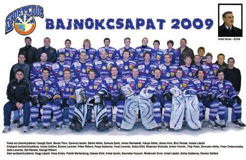 A Vákár Lajos Jégcsarnok hivatalos szektorában fennhangon szidtak olyan, történelmet író játékosokat, mint Hozó vagy Elekes.