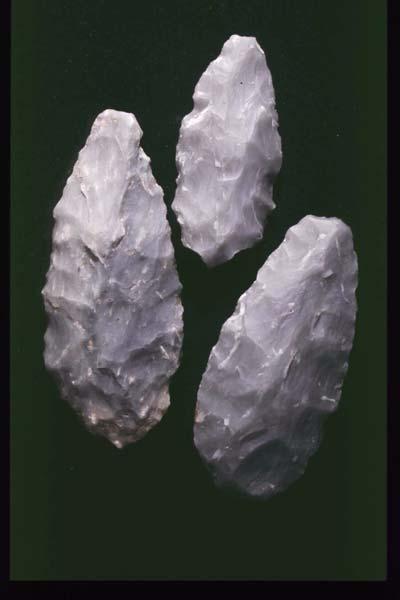 Pattintott kőeszközök 1. Miskolc, Szeleta barlang levélhegyek (MRE) Pattintott kőeszközök 1.