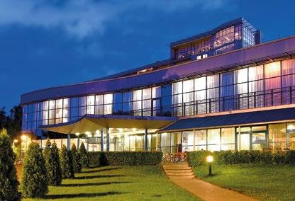 Északias bájjal megrajzolt városok, múltról mesélő építmények, innovatív megoldások, építészeti stílusok kavalkádja, vadregényes tájak, természeti kincsek várják az utazót.