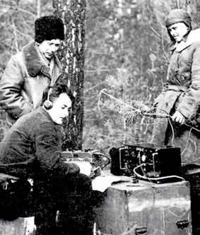 VI. FEJEZET arra kényszerítette a német hadvezetést, hogy több katonát állomásoztasson a hátországban. 1943 első hónapjaiban került sor Mihajlo Naumov sztyeppi portyájára.