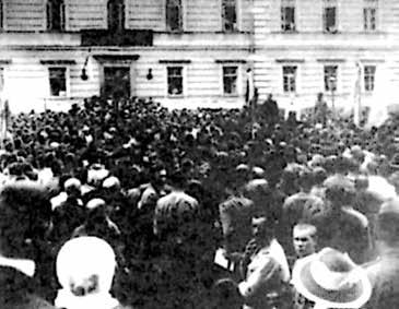 II. FEJEZET politikai pártok, társadalmi szervezetek, munkás-, paraszt-, kulturális és katonai szervezetek megbízottai, a kilenc ukrán kormányzóság, valamint Kubán és Galícia meghatalmazottai.