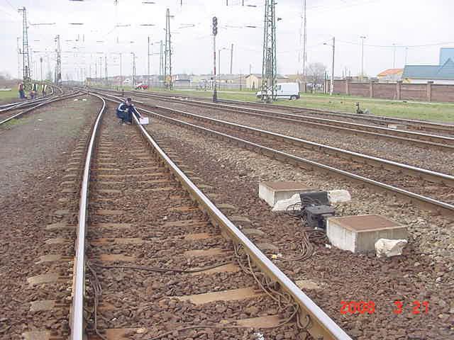 1. TÉNYBELI INFORMÁCIÓK 1.1 Az esemény lefolyása Az eseményt megelőzően, 2008. március 21-én pénteken, 8 óra 32 perckor érkezett Szerencs állomás IV. vágányára a 65540-1 sz. vonat a V43-1060 psz.