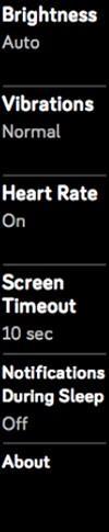 Beállítások testre szabása Az alapbeállításokat, beleértve a kijelző fényerejét, a szívrítmust és a gomb érzékenységét módosíthatja közvetlenül a követő készülék gombjával.
