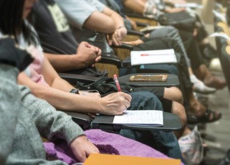 10 Az EASO képzési katalógusa Az EASO képzési programjának moduljai Alapozó modulok Befogadás Meghallgatási technikák Bizonyítékok értékelése Nagyon alapos tudás Befogadás haladó Fogadási feltételek