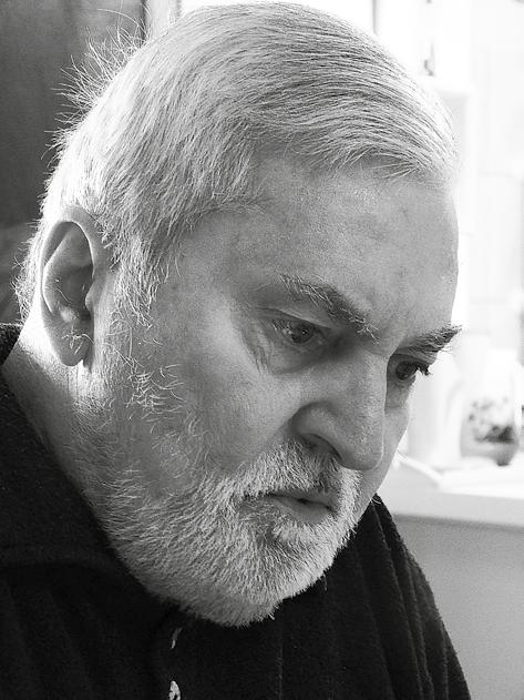 Léka Géza U. J. intelme Ne verset írj, barátom költeményt! Hisz verset ír ma minden jóskapista. Tán még az Isten is, a fővezér, s a nyájba illő összes kékharisnya.