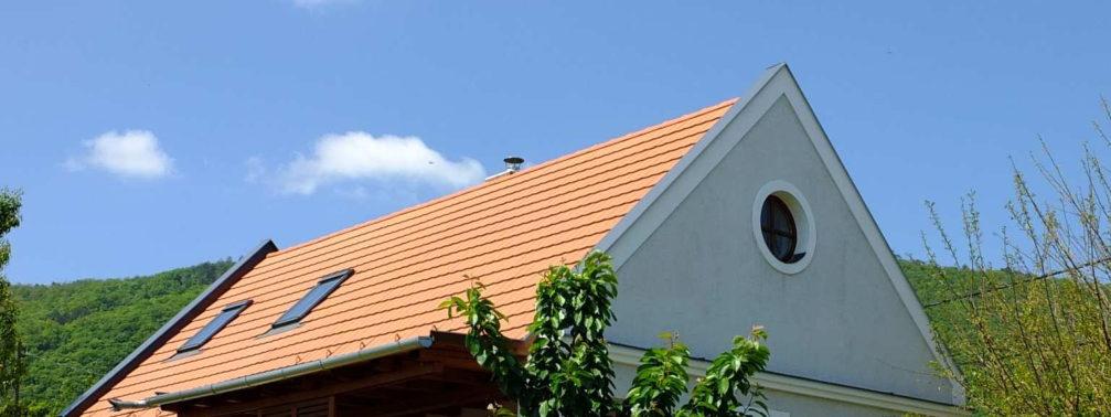 ÁTALAKULÓ ÉS ÚJ TELEPÜLÉSRÉSZ A területen régi, esetleg összevont, vagy újonnan kialakított telkeken jellemzően oldalhatáros és szabadon álló beépítést kell alkalmaznunk.