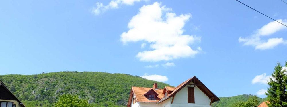 Az új építésű épületeknél alkalmazható védett teraszként is,