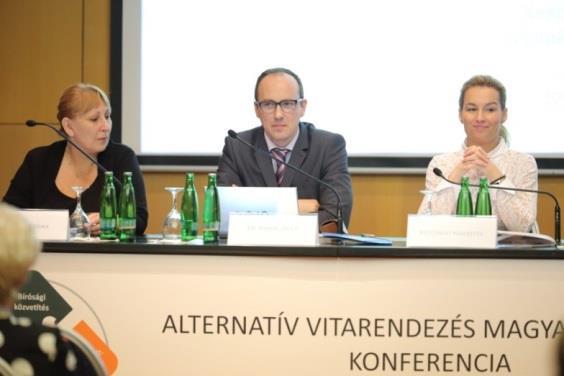 vállalkozások és fogyasztók között. Kitért arra, hogy a 2015. évtől kötelezővé vált a vállalkozások megjelenése a békéltető testületek előtti eljárásban, pénzbírság terhe mellett.