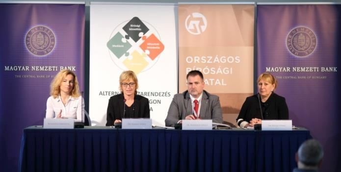 számának folyamatos csökkenését, a választottbíróság nemzetközi hatáskörének gyakorlásával próbálja megállítani és ezzel eljárásainak számát növelni. Dr.