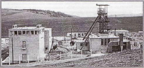 valamint tiszapalkonyai hőerőműveknek szállították és tervbe vették, ha elkészül a Nemti Hőerőmű (1965-1970), akkor a termelést oda irányítják majd át. 43 3. kép Szurdoki lejtősakna (1950-1970) 7.