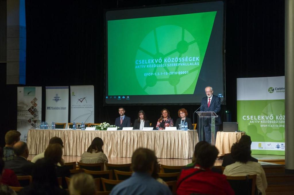 [3]Dr. Tüske László főigazgató köszöntötte a konferencia előadóit és résztvevőit, köztük a plenáris ülés előadóit: dr.